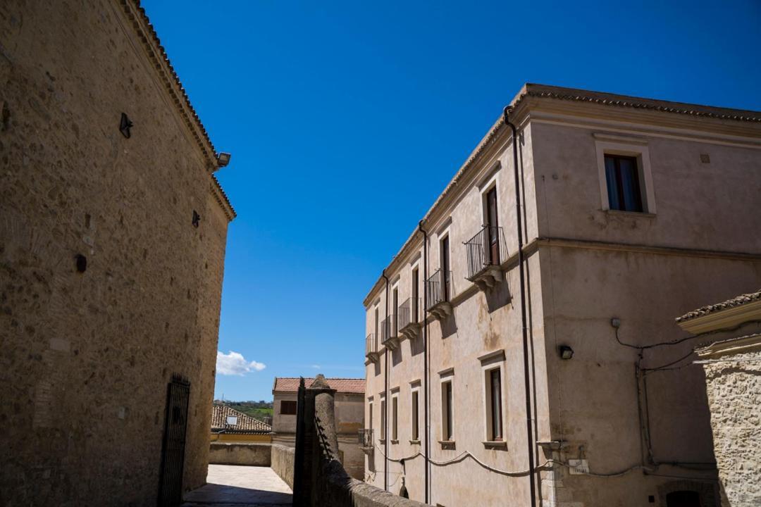 Hotel Palazzo Laureano - Dimora Storica Tricarico Exterior foto